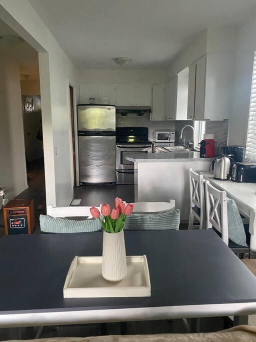 4 Bedroom Upper Level Kits Home Vancouver Exteriör bild