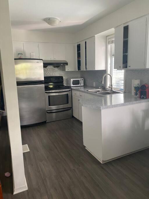 4 Bedroom Upper Level Kits Home Vancouver Exteriör bild