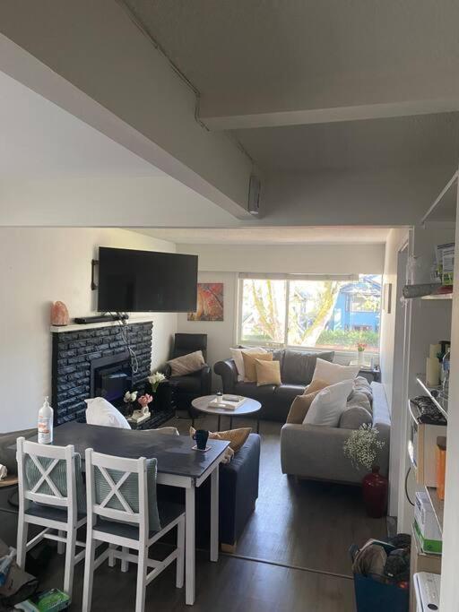 4 Bedroom Upper Level Kits Home Vancouver Exteriör bild