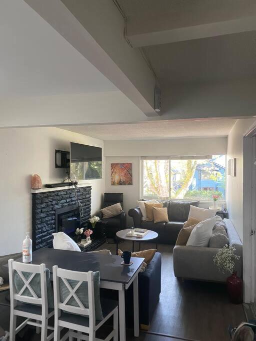 4 Bedroom Upper Level Kits Home Vancouver Exteriör bild
