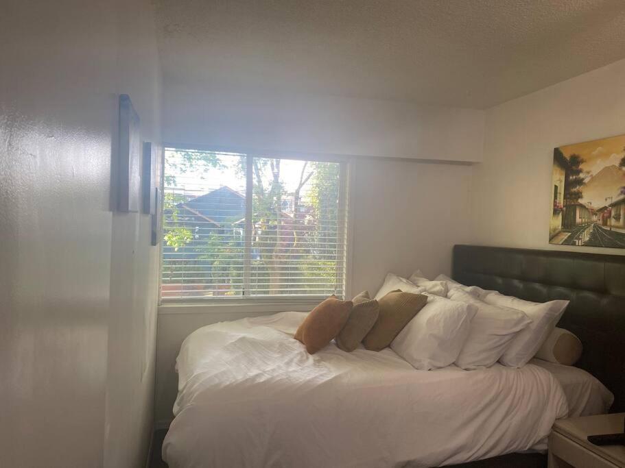 4 Bedroom Upper Level Kits Home Vancouver Exteriör bild