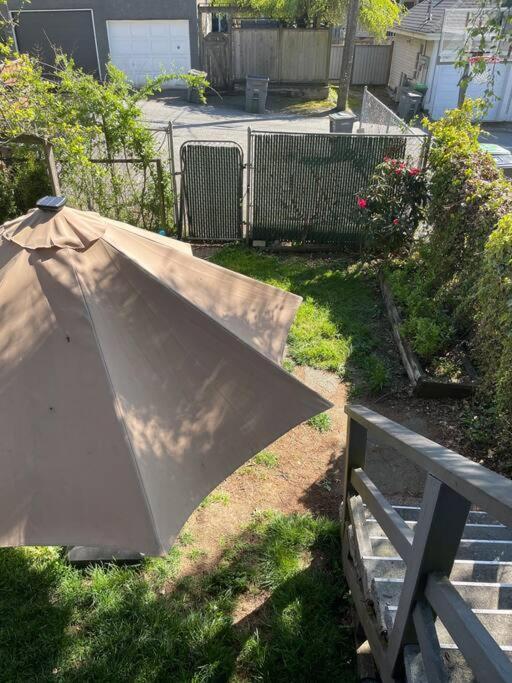 4 Bedroom Upper Level Kits Home Vancouver Exteriör bild